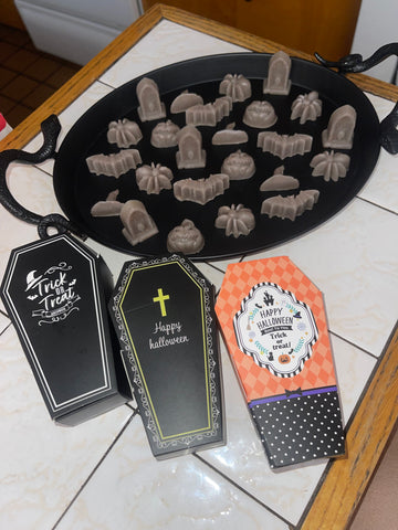 Halloween small wax melts Graveyard Dirt